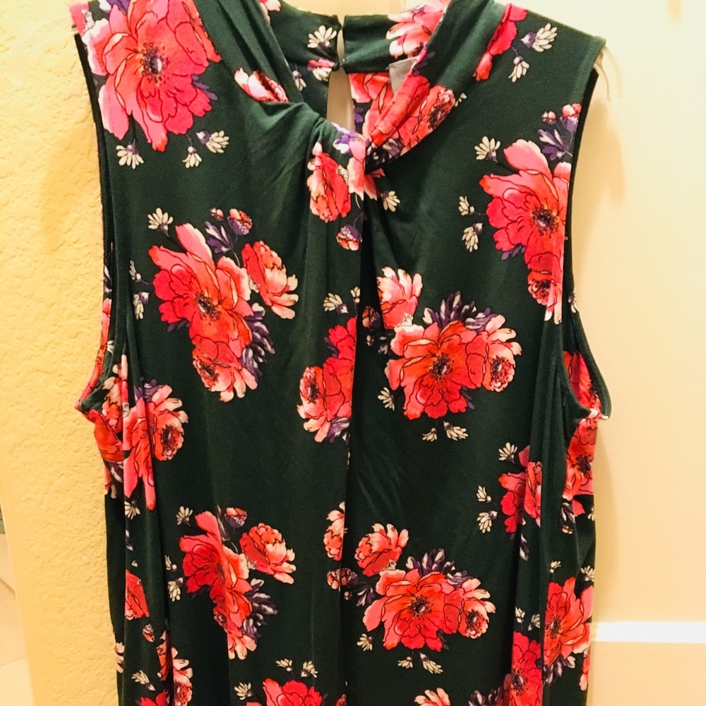 Floral sleeveless blouse